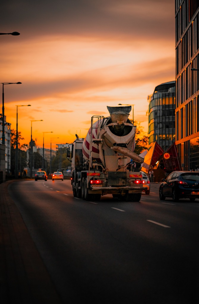 8-Wheel Volumetric Readymix Concrete Delivery Fleet Harrow