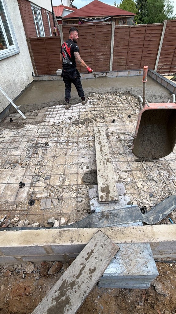 On-Site Volumetric Readymix Concrete Slab Pouring Harrow